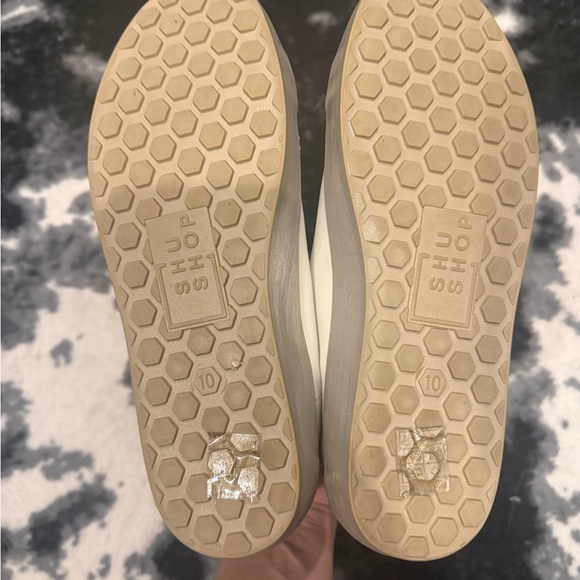 ShuShop Sneakers - Picture 5 of 5